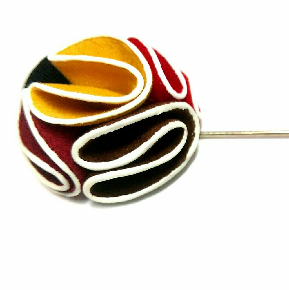 Exclusive 5 Fold Lapel Accent